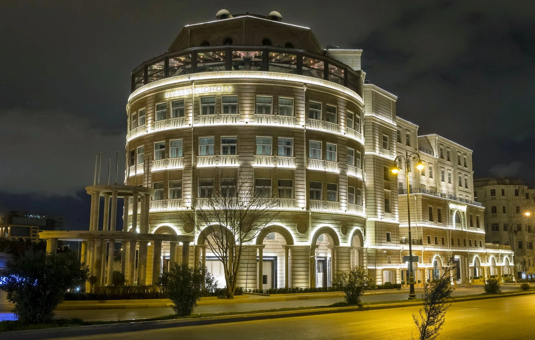 Bakü Globus Plaza Ticaret Merkezi